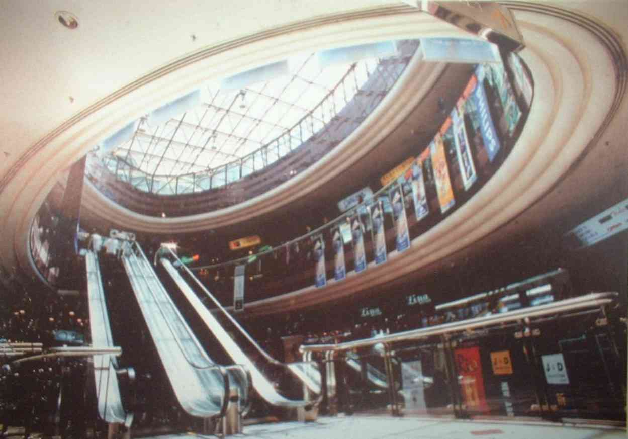 Shopping Podium Atrium